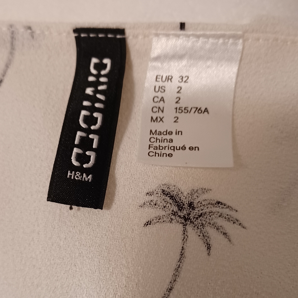 4/$40 Off-Shoulder Palm Tree Top - Size 2 (XS) - Picture 9 of 11
